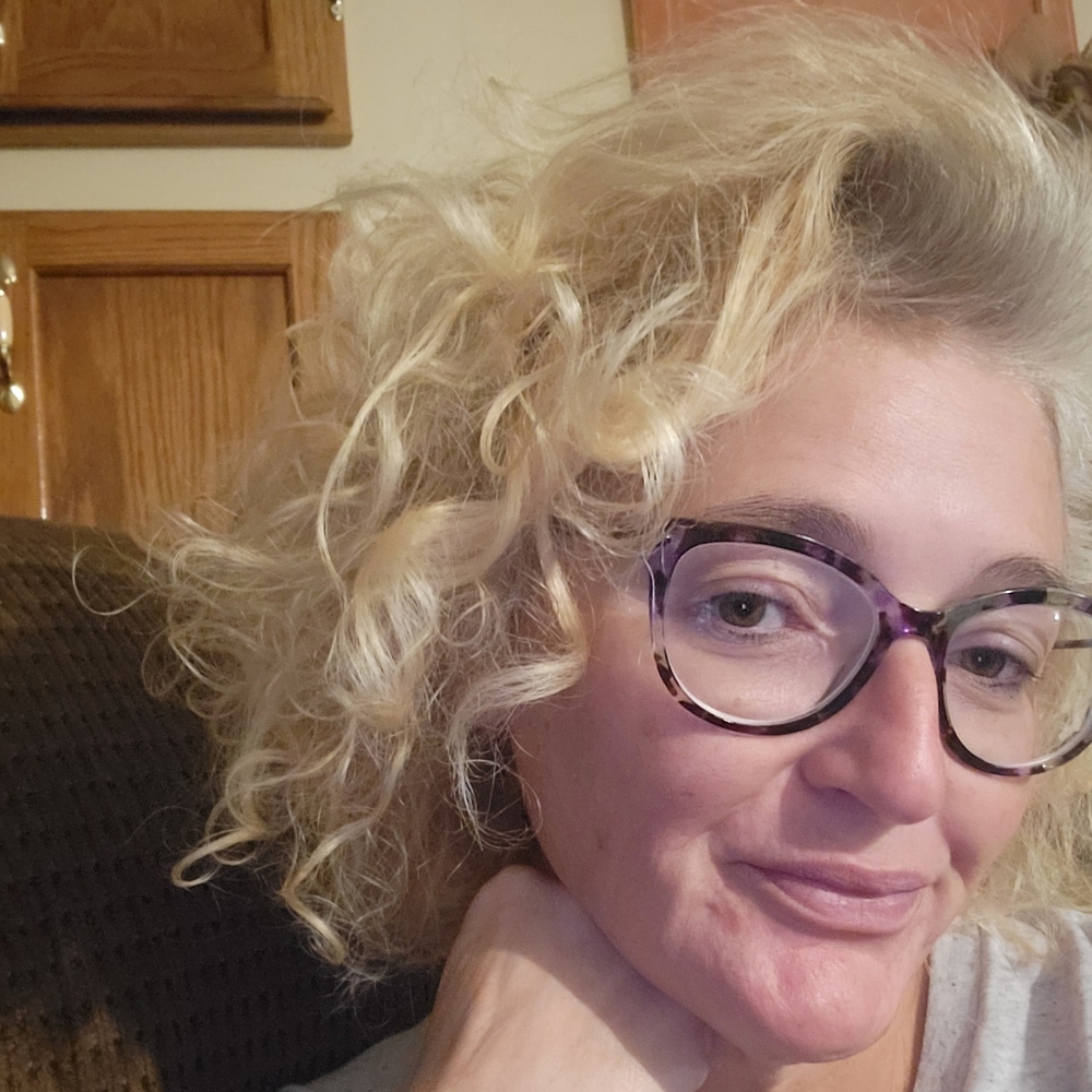 Meet your Posher, Leslie